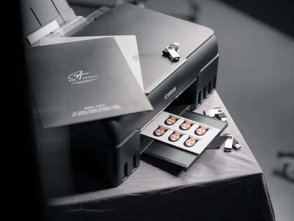 2025】證件照快拍機、攝影工作室該選哪個》3 個考量因素輕鬆決定- 微光靈感筆記